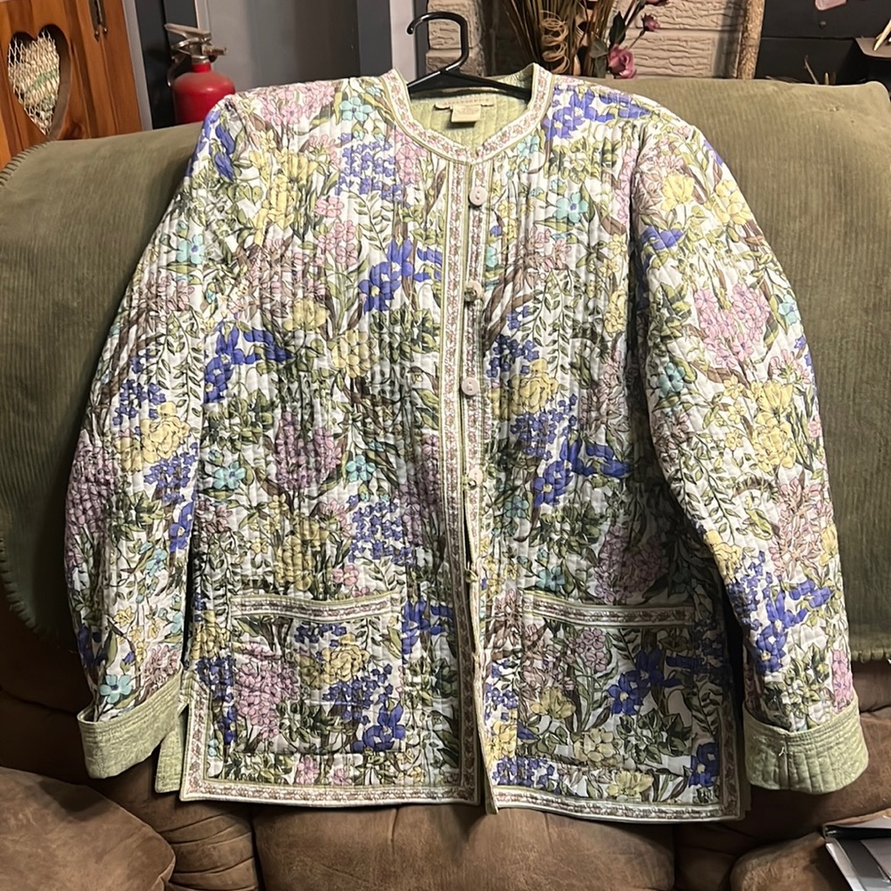 Small floral jacket button front small